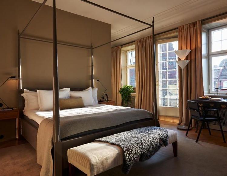 Standard Queen Room images