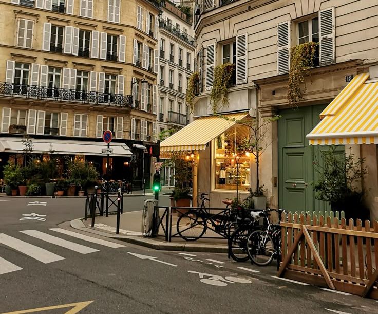 Sunday in the Marais 