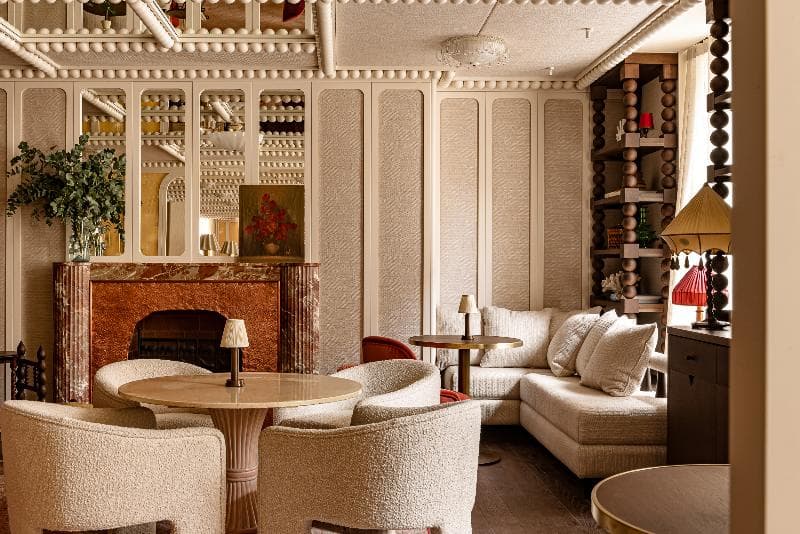Chateau des Fleurs, Paris Champs Elysees