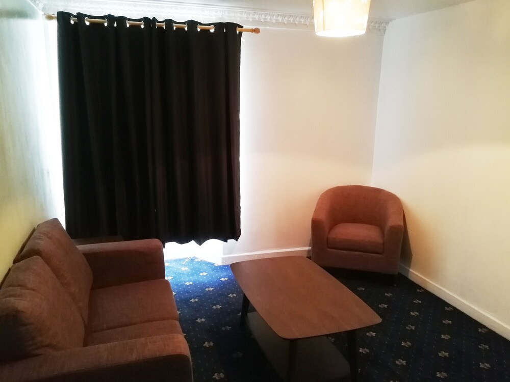 hotel_rooms