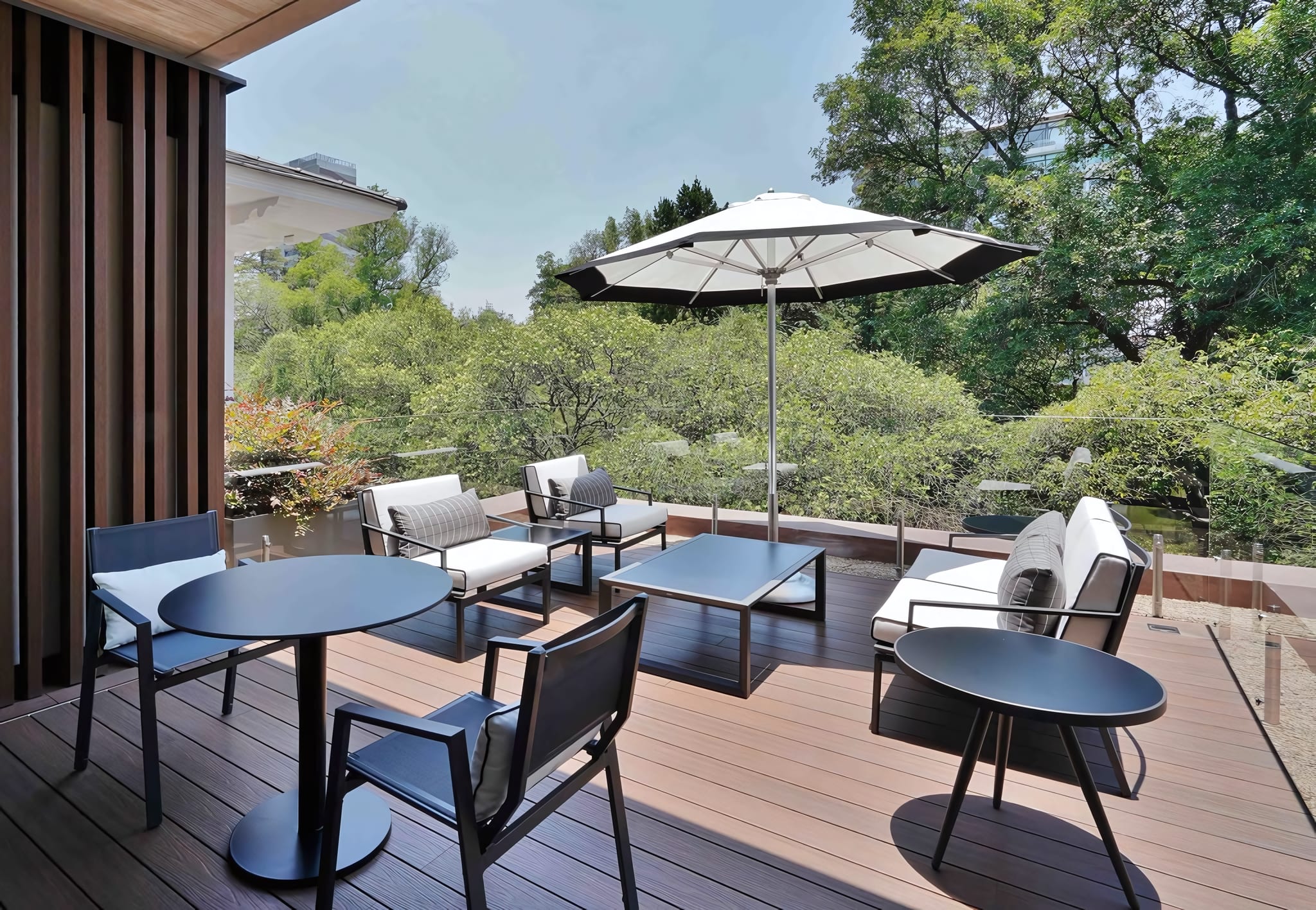 A Terrace Over Lincoln Park