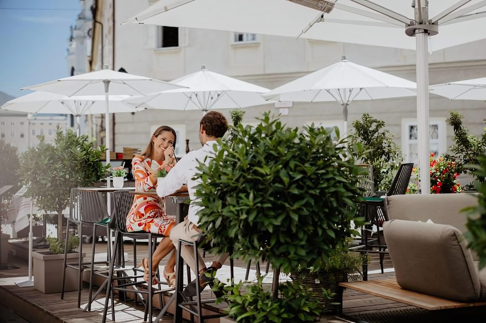 Bar Goldener Hirsch's Courtyard Past