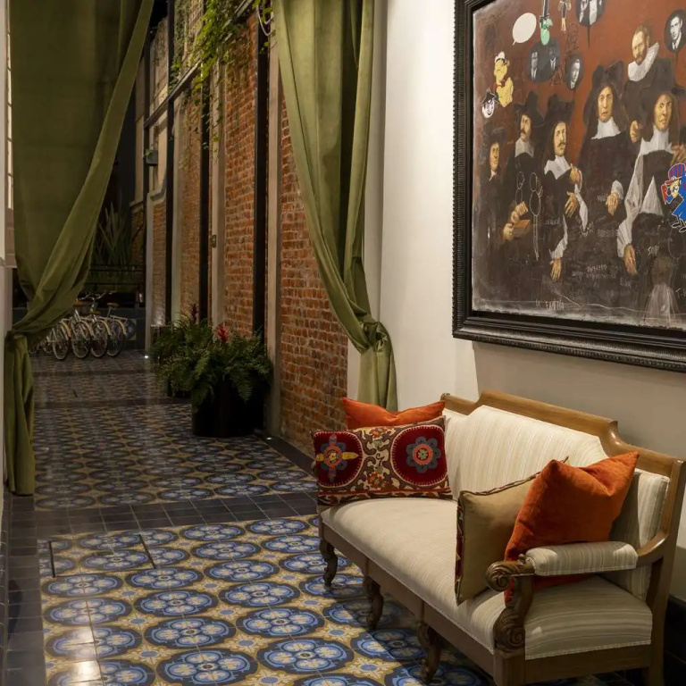 hotel_rooms