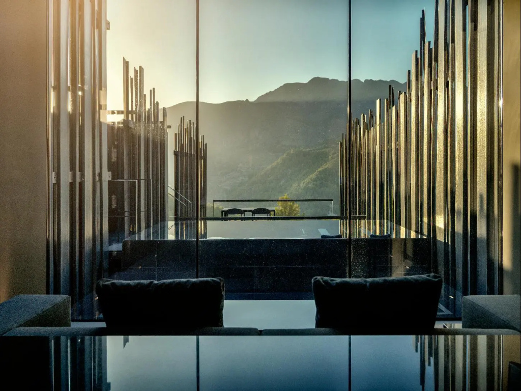hotel_rooms