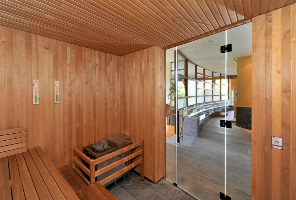 hotel_rooms