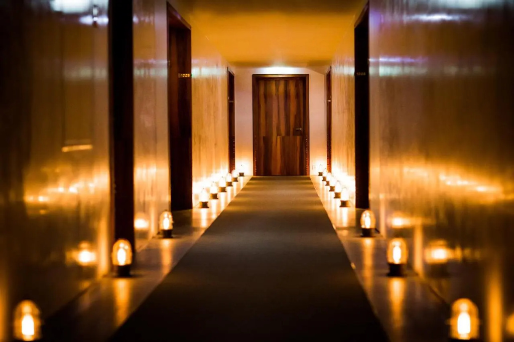 hotel_rooms