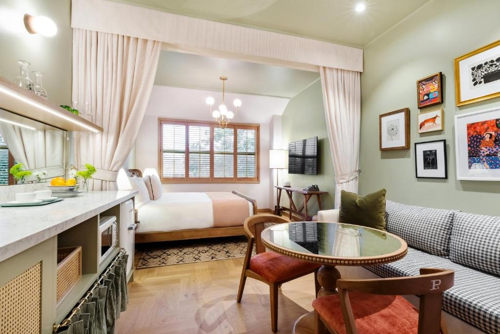guest_rooms