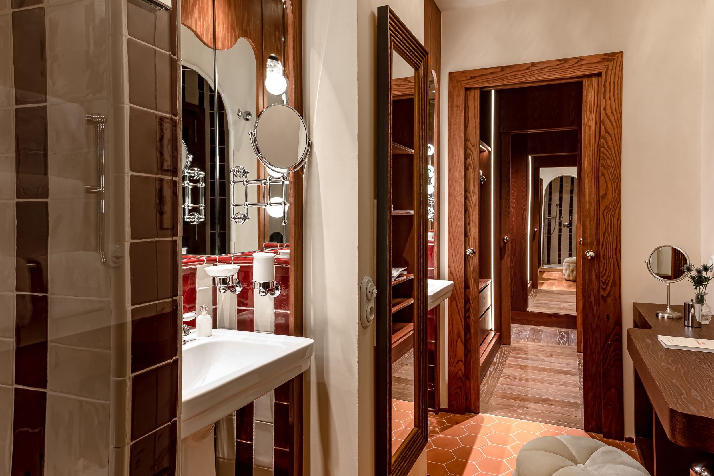 Chateau des Fleurs, Paris Champs Elysees